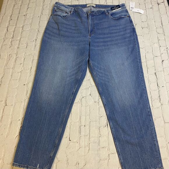 Women’s Abercrombie and Fitch the mom high rise jeans 35x20L curve love fade - Picture 4 of 10